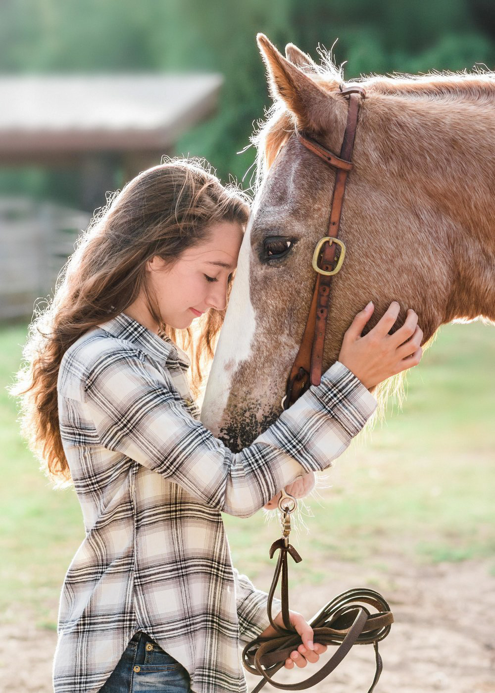 Senior Portraits Honolulu Oahu Hawaii Photographer | Teen girl with horse at Turtle Bay Resort